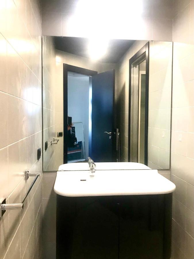 Central Penthouse With Spectacular Sea And City Views Генуа Екстериор снимка